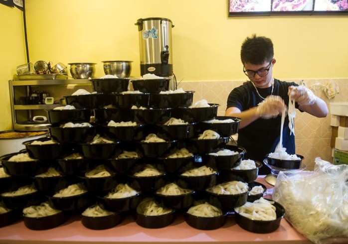 8年前，被董明珠痛批卖米粉的北大硕士，如今怎么样了？插图4