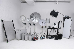 国外摄影师：影棚人像完整用光布光摄影国外视频教程（中文字幕）