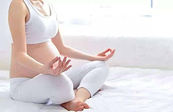 孕期瑜伽什么时候可以开始做 孕期前三个月可以做瑜伽吗插图