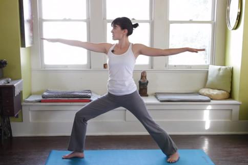孕晚期耻骨痛瑜伽怎么缓解 缓解耻骨疼孕期的瑜伽动作插图1