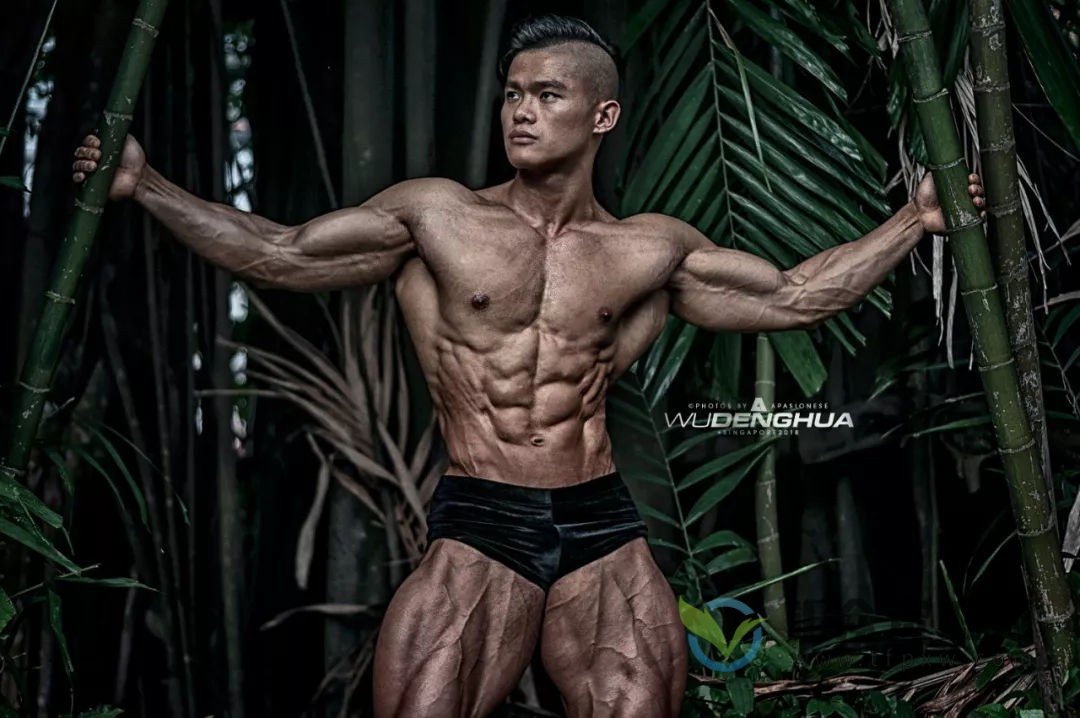 世界健美冠军伍登华健身训练《美腿》视频教程