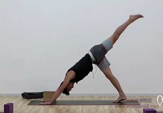 Simo 液态流瑜伽 教培